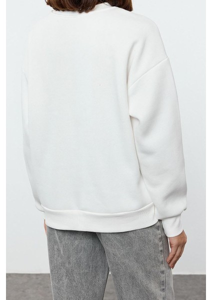 Tarz Oversize Bisiklet Yaka Düşük Kol Uzun Rahat Kesim Basic Kalın Içi Polarlı Örme Sweatshirt fırsatları