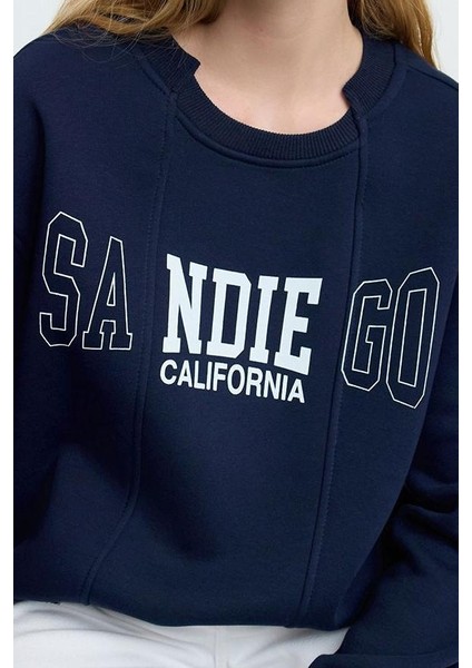 Relaxed Bisiklet Yaka Düşük Kol Uzun Slogan Baskılı Geniş Kalıp Etek Ucu Örme Sweatshirt
