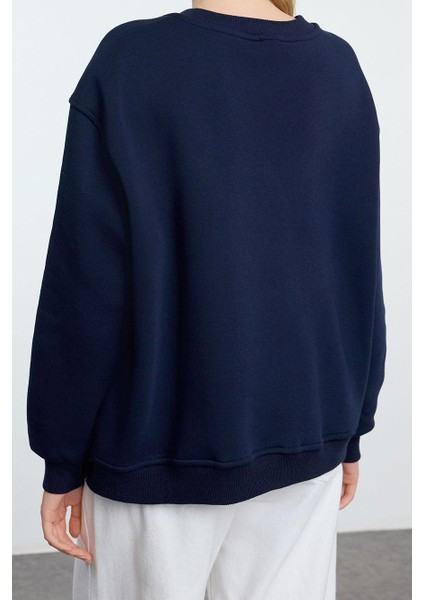 Relaxed Bisiklet Yaka Düşük Kol Uzun Slogan Baskılı Geniş Kalıp Etek Ucu Örme Sweatshirt fırsatları