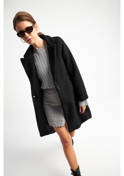 Kadın Siyah Oversize Buklet Kaban fırsatları