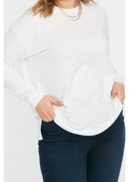 Büyük Beden Tarz Relaxed Bisiklet Yaka Düşük Kol Uzun Yırtmaç Detaylı Ince Örme Sweatshirt