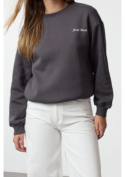 Bisiklet Yaka Düşük Kol Normal Kalıp Ön ve Sırt Baskılı Kalın Polarlı Örme Sweatshirt
