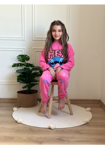 Pembe Sırt Baskılı Stitch Eşofman Takımı modelleri