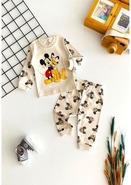 Neşeli Bebekler Baby Mickey ve Pluto Baskılı Pijama Takım Bej