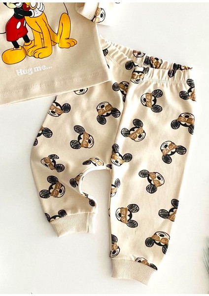 Neşeli Bebekler Baby Mickey ve Pluto Baskılı Pijama Takım Bej modelleri