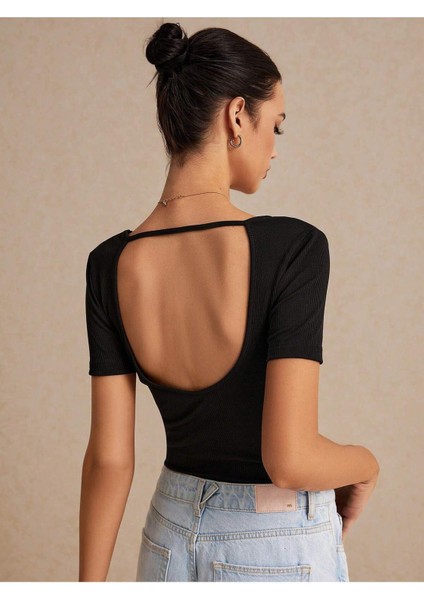 V Yaka Sırtı Açık Ipli Siyah Renk Fitilli Kısa Kollu Slim Fit Crop Top Bluz