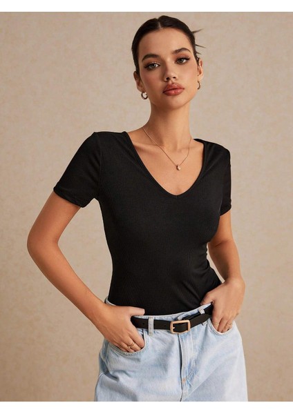 V Yaka Sırtı Açık Ipli Siyah Renk Fitilli Kısa Kollu Slim Fit Crop Top Bluz fırsatları