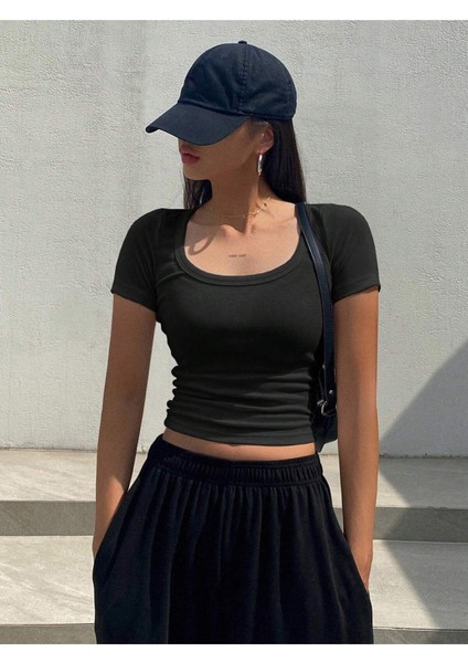 U Yaka Siyah Renk Fitilli Kısa Kollu Slim Fit Crop Top Bluz