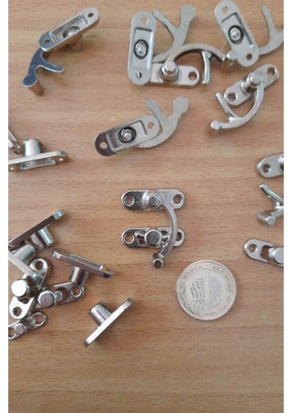 Orta Boy Nikel Yay Gözü Kancalı Kilit 10 adet Kutu Sandık ve Kapak Klipsi 28x33 mm
