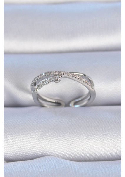 Pirinç Gümüş Renk Zirkon Taşlı Kadın Yüzük