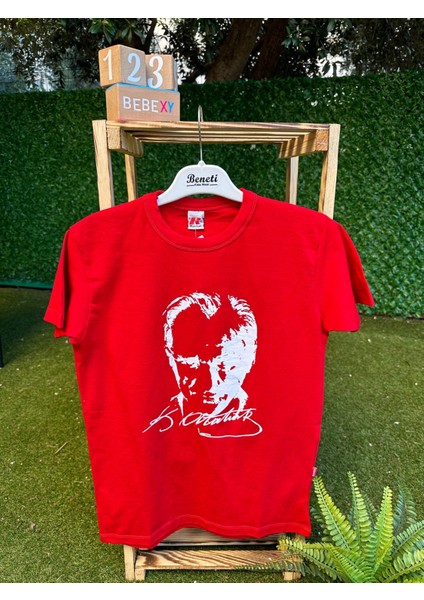 Atatürk Baskılı Tişört Kırmızı