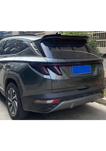 Hyundai tucson bagaj üstü spoiler pianoblack boyalı yarasa 2021 modelleri