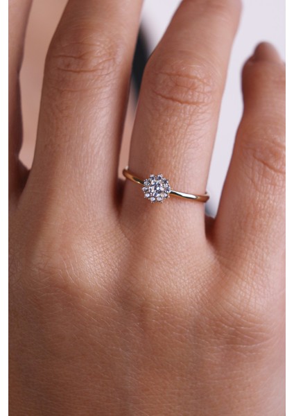 14 Ayar Altın Çiçek Modeli Taşlı Yüzük