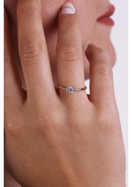 14 Ayar Altın Çiçek Modeli Taşlı Yüzük modelleri