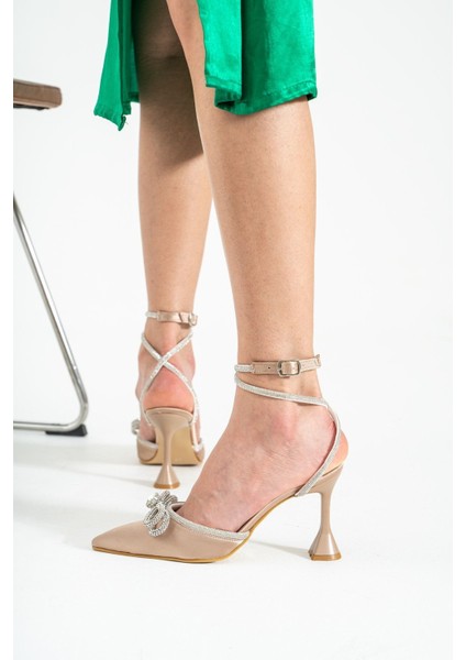 Ten Renk Saten Bilekten Bağlamalı Taşlı Fiyonklu Topuklu Kadın Ayakkabı fiyatları