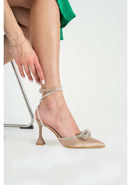 Ten Renk Saten Bilekten Bağlamalı Taşlı Fiyonklu Topuklu Kadın Ayakkabı modelleri