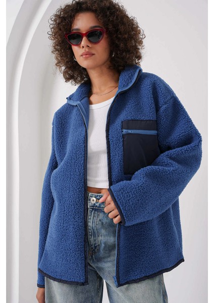 Kadın Lacivert Cep Detaylı Fermuarlı Oversize Peluş Sweatshirt HZL25W-FRY1554461