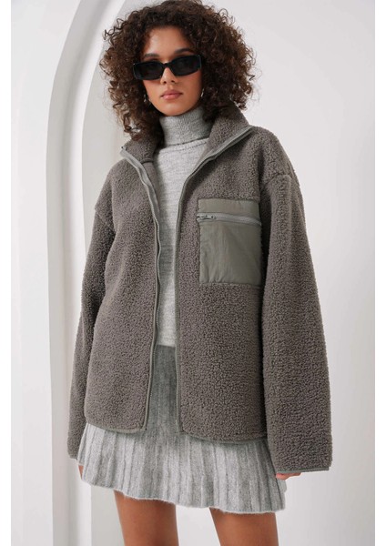 Kadın Antrasit Cep Detaylı Fermuarlı Oversize Peluş Sweatshirt HZL25W-FRY1554461
