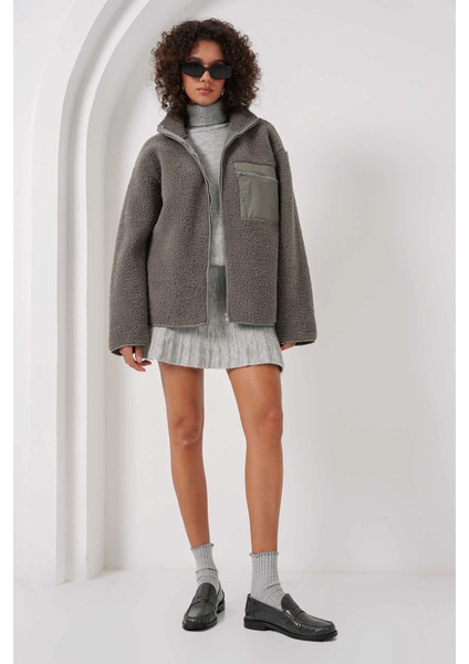 Kadın Antrasit Cep Detaylı Fermuarlı Oversize Peluş Sweatshirt HZL25W-FRY1554461 modelleri