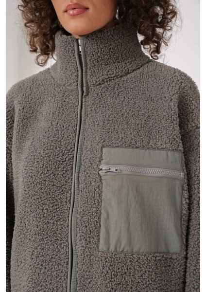 Kadın Antrasit Cep Detaylı Fermuarlı Oversize Peluş Sweatshirt HZL25W-FRY1554461 fırsatları