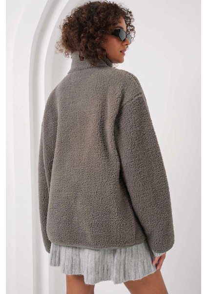 Kadın Antrasit Cep Detaylı Fermuarlı Oversize Peluş Sweatshirt HZL25W-FRY1554461 indirimleri
