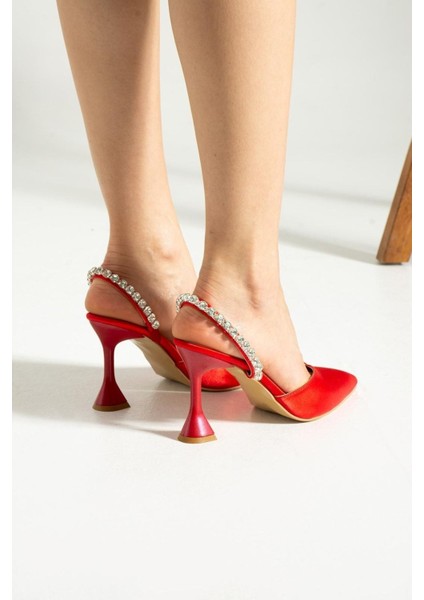 Kırmızı Saten Taş Detaylı Topuklu Ayakkabı fırsatları