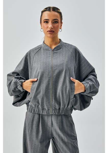 Kadın Gri Yün Poliviskon Çizgili Fermuarlı Oversize Bomber Ceket 28075 indirimleri
