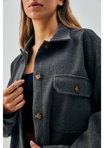 Kadın Antrasit Kaşe Cepli Düğmeli Geniş Kesim Gömlek Ceket 28150 modelleri