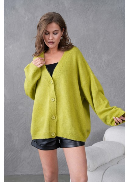 Yağ Yeşili Yumoş V Yaka Düğmeli Oversize Triko Hırka 24106 modelleri