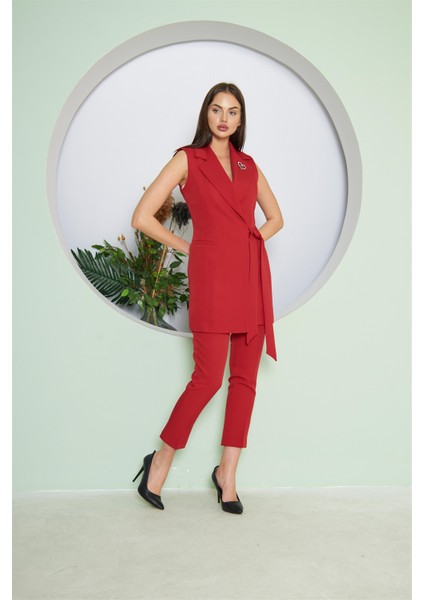 Broş Detay Kuşaklı Yelek Takım modelleri