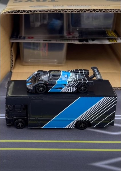 Premium Team Transport Sauber-Mercedes C9 Fleet Flyer Model Araba