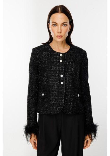 Kolları Tüylü Kapak Cepli Ceket