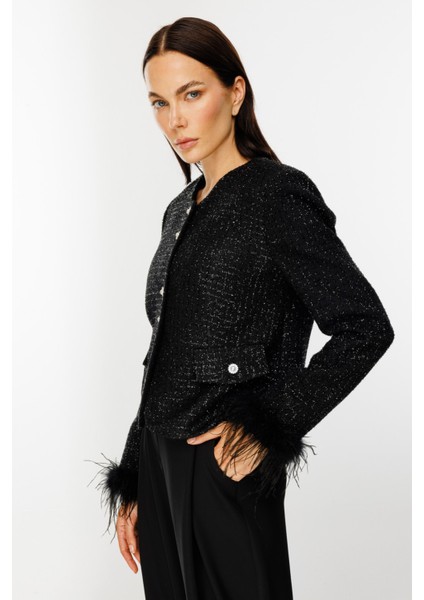 Kolları Tüylü Kapak Cepli Ceket modelleri