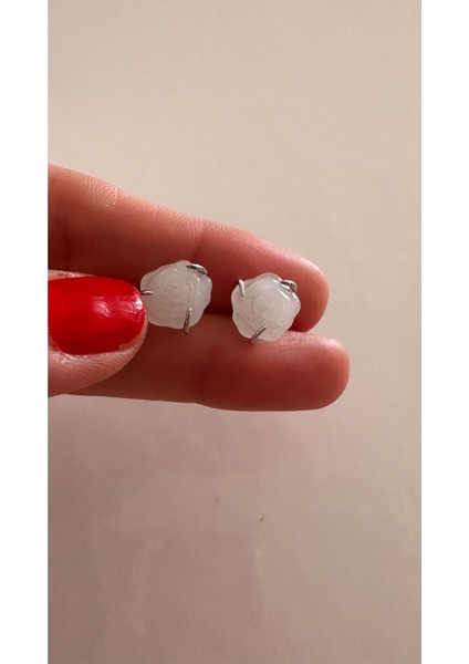 Açan Beyaz Gül Çivi Küpe fırsatları