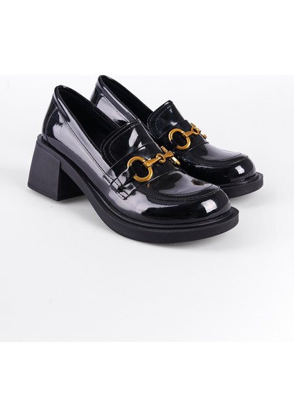 Metal Tokalı Kadın Loafer Ayakkabı