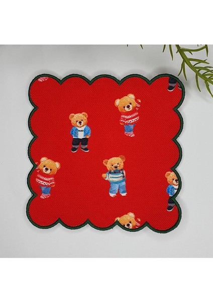 Kırmızı Zemin Teddy Ayıcık Desenli Dijital Baskılı Kenarı Nakışlı Kokteyl Peçetesi