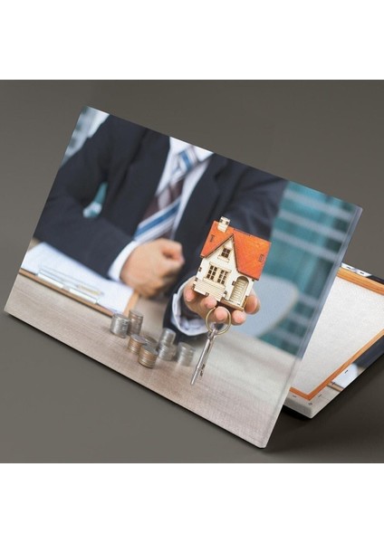 Elinde Ev Anahtar Tutan Adam Emlak Satış Kiralama Ofis Dekor Hd Baskı Kanvas Tablo