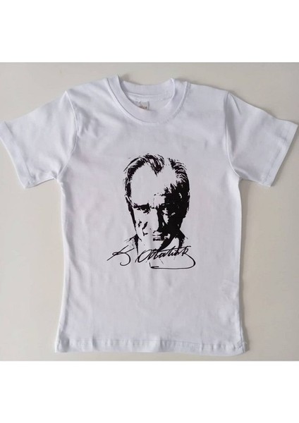 Atatürk Portre ve Imzalı Beyaz Tişört