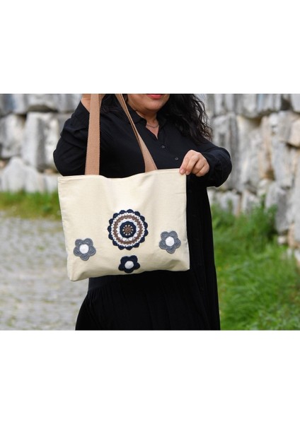 Çiçekler ve Mandala (Lacivert/gri) Örgülü Bez Omuz Çantası