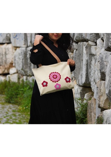 Çiçekler ve Mandala (Pembe/fuşya) Örgülü Bez Omuz Çantası