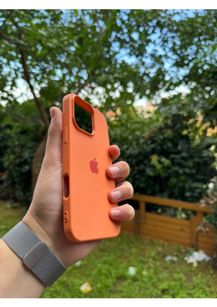 Meri Case Iphone 16 Pro Max Uyumlu Logolu Içi Kadife Lansman Kılıf Arka Kapak