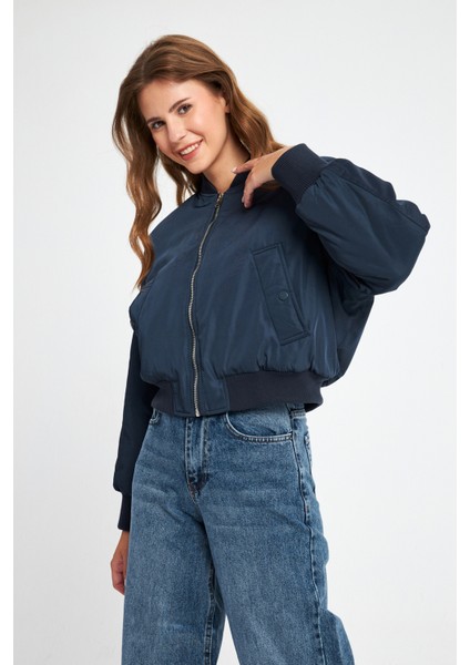 Kadın Lacivert Oversize Crop Bomber Mont