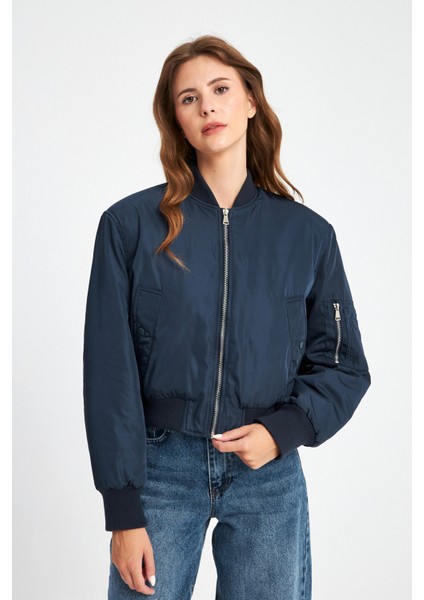 Kadın Lacivert Oversize Crop Bomber Mont