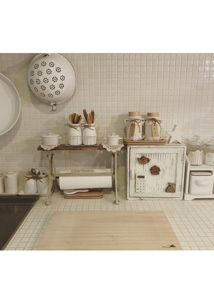 Mutfak Tezgah Arası, Havuz, Banyo ve Yaşam Alanlarının Tüm Yüzeyleri Için Cam Mozaik. Cam Ölçüsü: 38X38 Mm. File Ölçüsü: 31.5X31.5 Cm. Renk: Beyaz (1 Koli=10 File Karo=1 M2 Fiyatıdır)