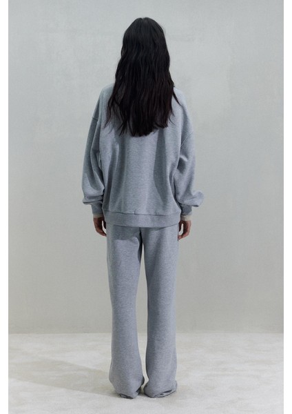 Gri Logolu Oversize Sweat