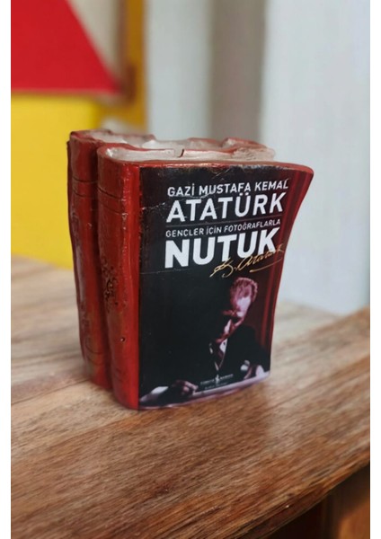 Atatürk'ün Nutuk Kitabı Şeklinde Kalemlik 10 x 8 cm