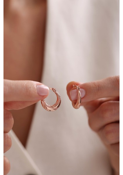 925 Ayar Gümüş Rose Kaplama Taşsız Noktalı Şarnel Küpe