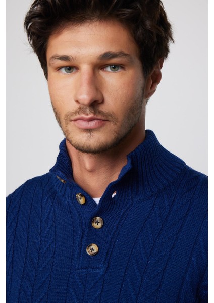 Erkek Slim Fit Dar Kesim Yumuşak Dokulu Desenli Dik Yaka Düğmeli Triko Saks Mavi Kazak modelleri