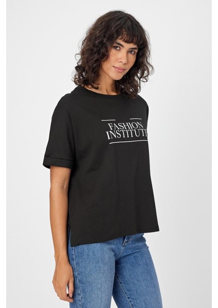 Bisiklet Yaka Baskılı Yırtmaçlı T-Shirt (B24-00212)