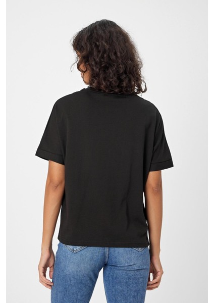 Bisiklet Yaka Baskılı Yırtmaçlı T-Shirt (B24-00212)